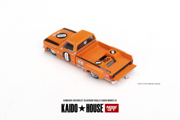Mini GT Kaido House Chevrolet Silverado Dually KAIDO WORKS V2