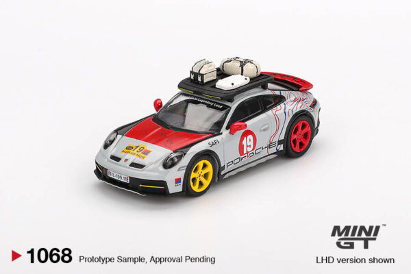 1068.1 Mini GT 1/64 Porsche 911 Dakar "Uncle Rally" MGT01068