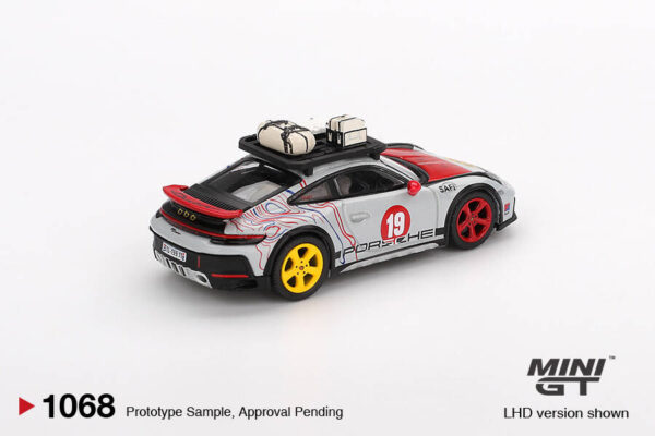 1068.2 Mini GT 1/64 Porsche 911 Dakar "Uncle Rally" MGT01068