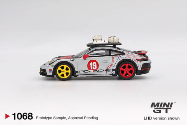 1068.3 Mini GT 1/64 Porsche 911 Dakar "Uncle Rally" MGT01068