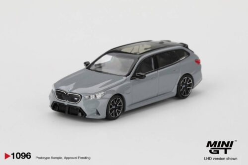 1096.1 Mini GT 1/64 BMW M5 Touring (G99) Brooklyn Grey Metallic MGT01096