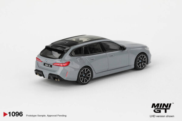 1096.2 Mini GT 1/64 BMW M5 Touring (G99) Brooklyn Grey Metallic MGT01096