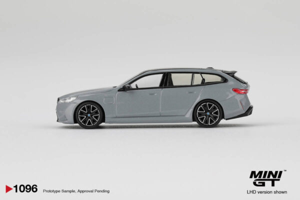 1096.3 Mini GT 1/64 BMW M5 Touring (G99) Brooklyn Grey Metallic MGT01096