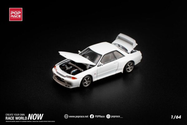 Pop Race 1/64 GT-R R32 Crystal White PR640157