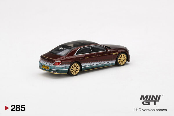 285.2 Mini GT Bentley Flying Spur "Reindeer Eight"