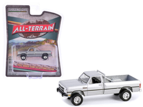 1992 Dodge Ram D250 Power Ram Lifted with Rollbar - All-terrain Series 16 - 1/64 Greenlight - 35290 F