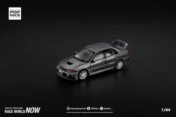 5 (7) Pop Race 1/64 Mitsubishi Lancer Evolution IV Dark Grey PR640327