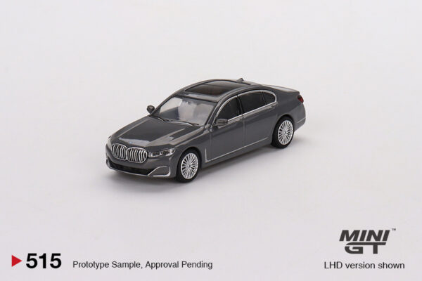 Mini GT BMW 750Li xDrive Bernina Grey Amber Effect