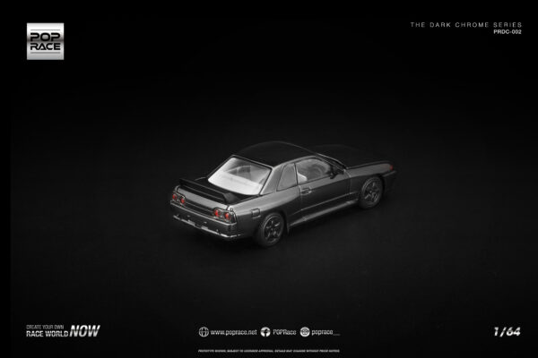 7 (3) Pop Race 1/64 Gtr R32 PRDC002 Dark Chrome Series