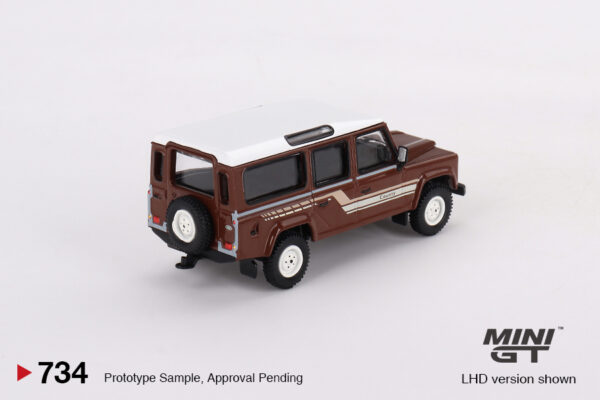 Mini GT Land Rover Defender 110 1985 County Station Wagon Russet Brown