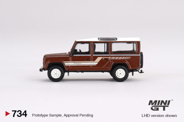 Mini GT Land Rover Defender 110 1985 County Station Wagon Russet Brown