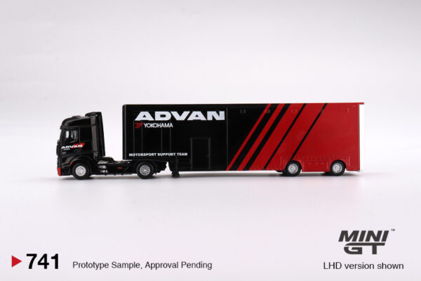 Mini GT 1/64 Mercedes-Benz Actros w/ Racing Transporter "ADVAN"