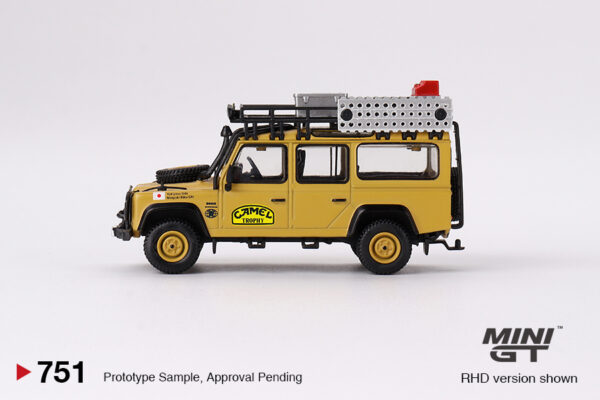 751.3 Mini GT 1/64 Land Rover Defender 110 1989 Camel Trophy Amazon Team Japan MGT00751