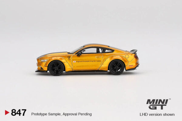 Mini GT 1/64 LB-WORKS FORD MUSTANG LB Gold - Blister Paket MGT00847-BL