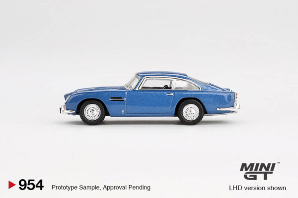 954.2 Mini GT 1/64 Aston Martin DB5 Sierra Blue MGT00954