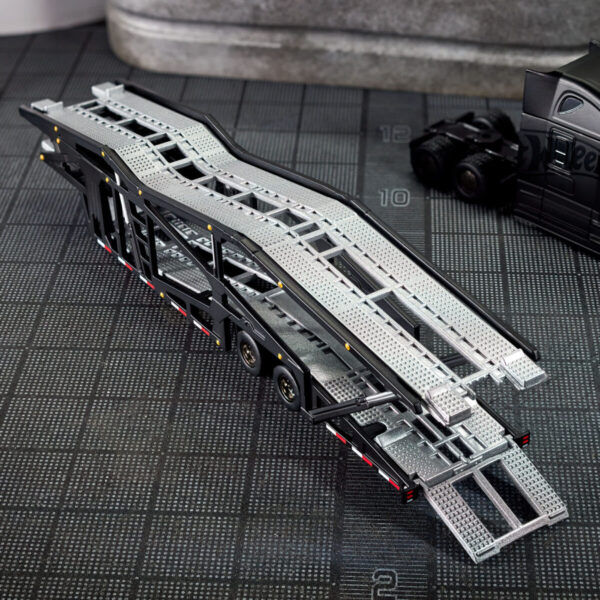 Hot Wheels Collectors Hot Wheels Elite 64 Freightliner Cascadia