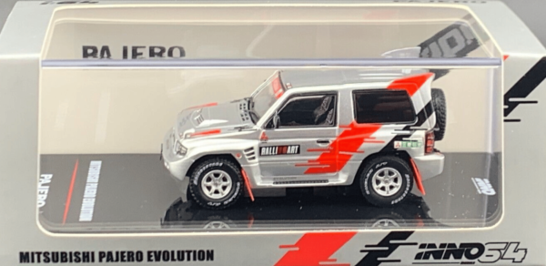 İNNO64 Mitsubishi Pajero Evolution RalliArt Silver