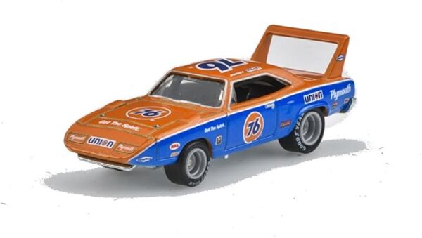 Hot Wheels HCY76 Premium 2-Pack Plymouth Super Bird Road Runner
