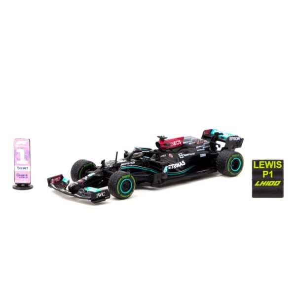 Tarmac Works 1:64 Mercedes-AMG F1 W12 E Performance Russian Ganador del Gran Premio 2021 Victoria #100 – Lewis Hamilton